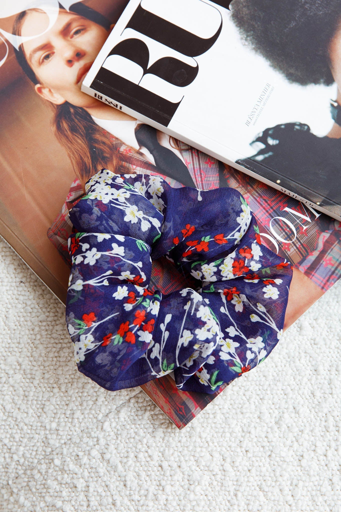 Chouchou Scrunchie Floral Navy