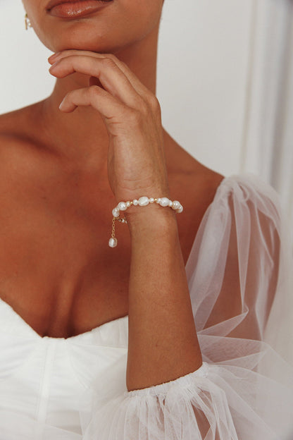 Chantel Baroque Pearl Bracelet Gold