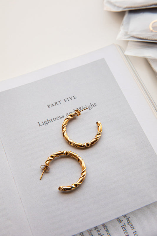 Rachmaninov Open Hoop Earrings Gold