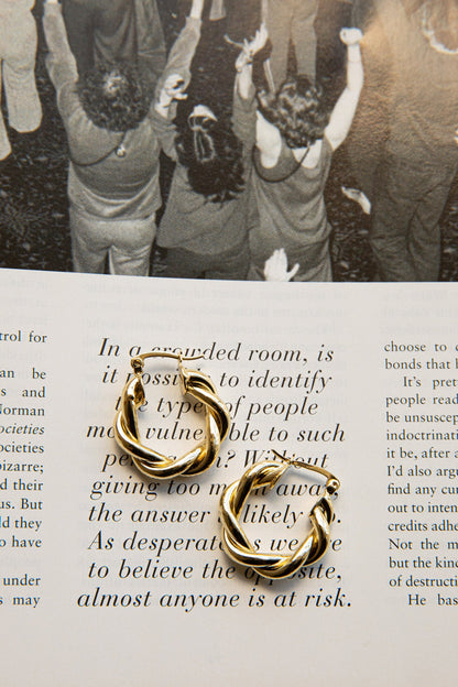 Fate Rope Hoop Earrings Gold