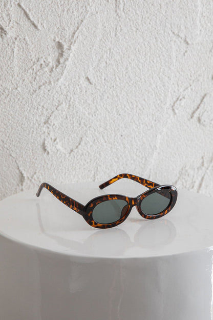 Riptide Oval Sunglasses Tort