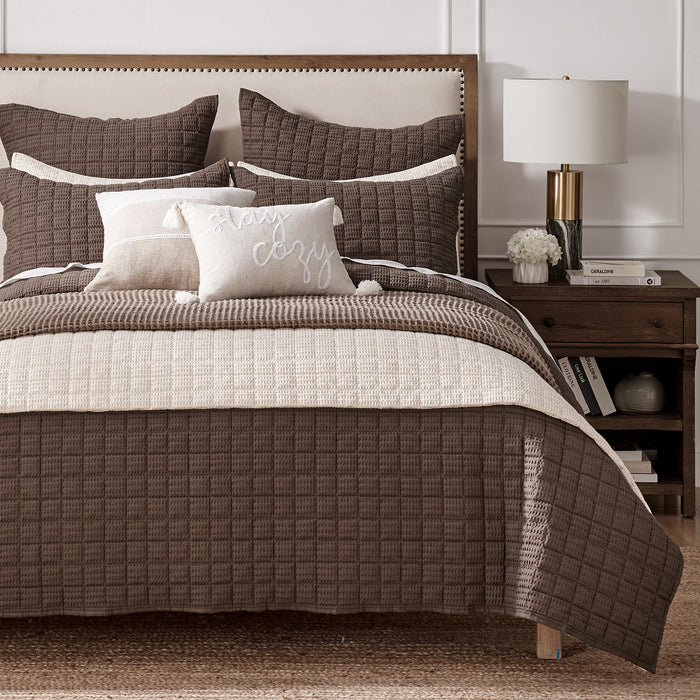 Cloud Waffle Cocoa Quilt Set