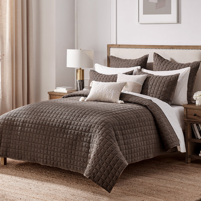 Cloud Waffle Cocoa Quilt Set