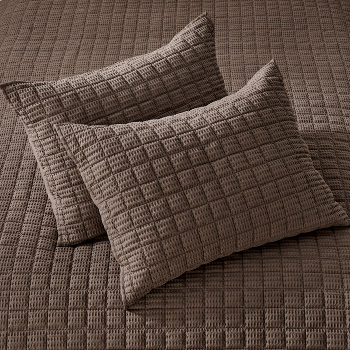 Cloud Waffle Cocoa Quilt Set