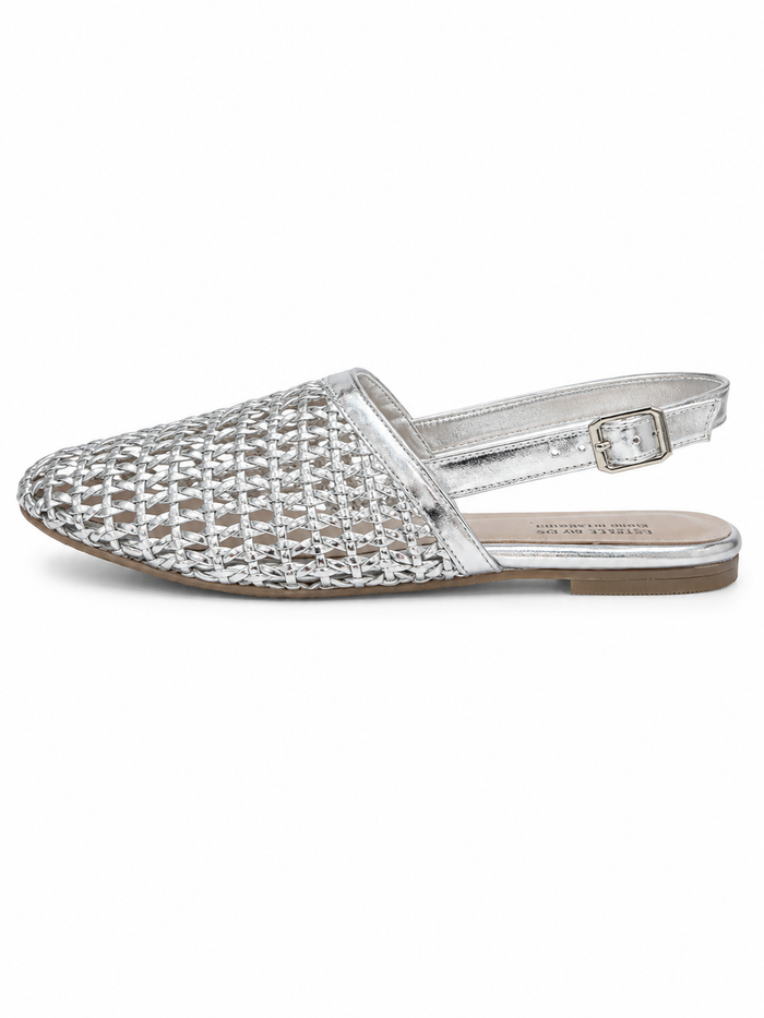 Flats sandals