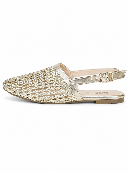 Flats sandals