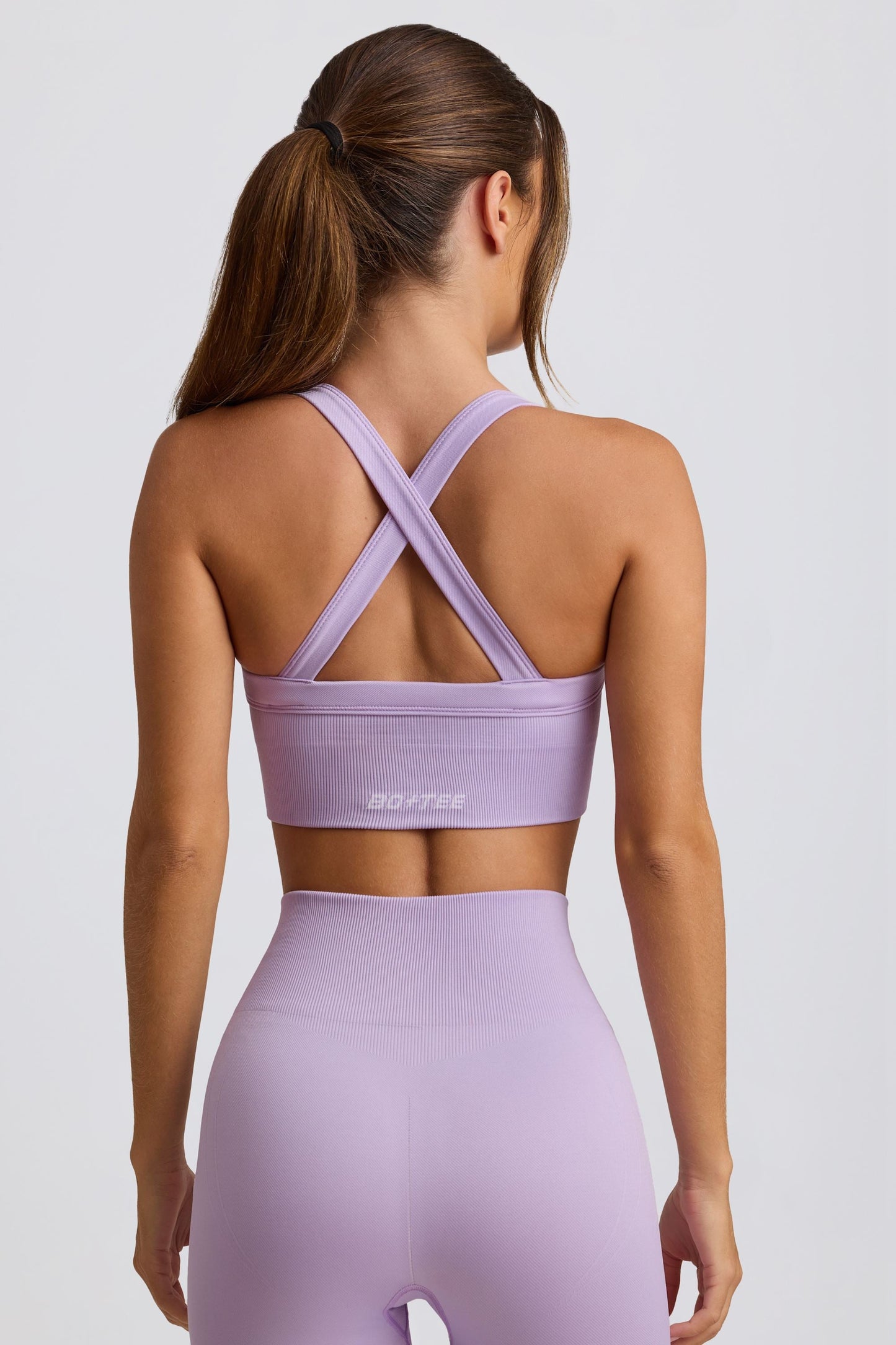 Super Sculpt Seamless Cross-Back Sports Bra in Lavender
